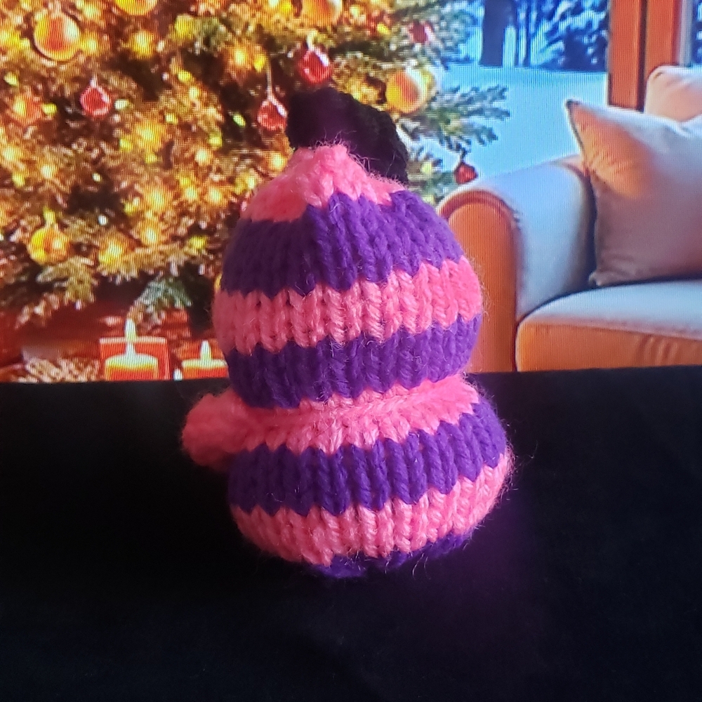 Handmade Knit Kitty - Picture 5 of 6